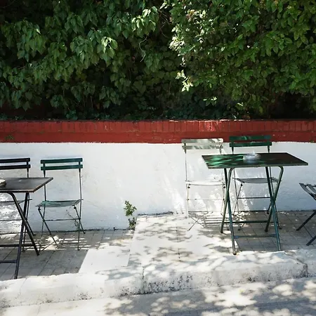 Plues 43 / B * Athens