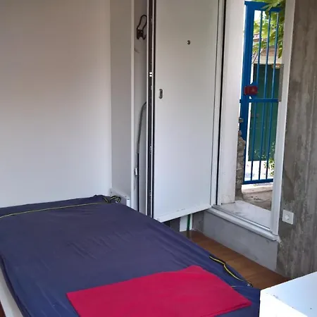 Under The Acropolis, Tiny Room, Big Terrace Apartment *