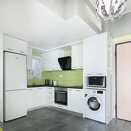 Brand New Stylish 2 Bedroom Apartment