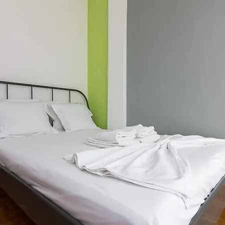 Brand New Stylish 2 Bedroom *