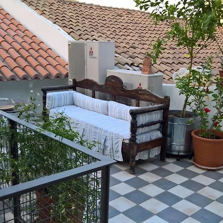 Under The Acropolis, Tiny Room, Big Terrace * Athens