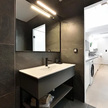 Phaedrus Living Center Luxury Flat Skoufa Apartment *