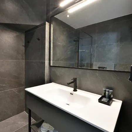 Phaedrus Living Center Luxury Flat Skoufa Apartment *