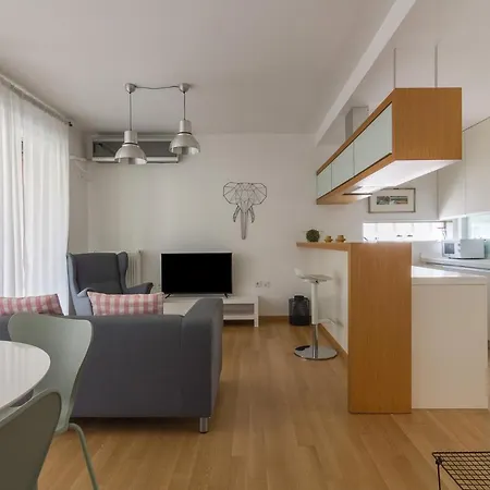 Διαμέρισμα Bright Flat For 4 Near The Subway Αθήνα