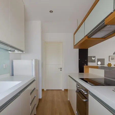 Bright Flat For 4 Near The Subway Διαμέρισμα