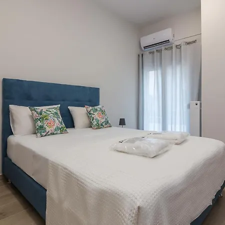 105 Adrianou Plaka Atene