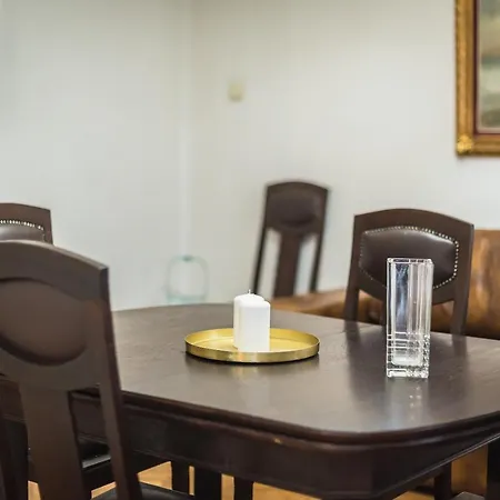 Plaza Familia Apartment Athen