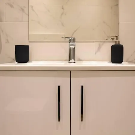 A11 Pristine & Comfy Near Plaka & Parthenon Apartment