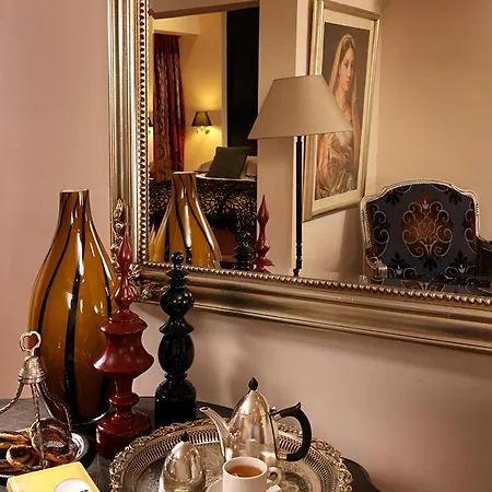 Western Embassy Hotel 4*