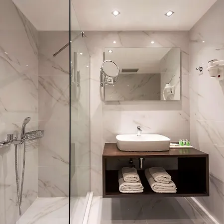 Western Embassy Hotel 4*