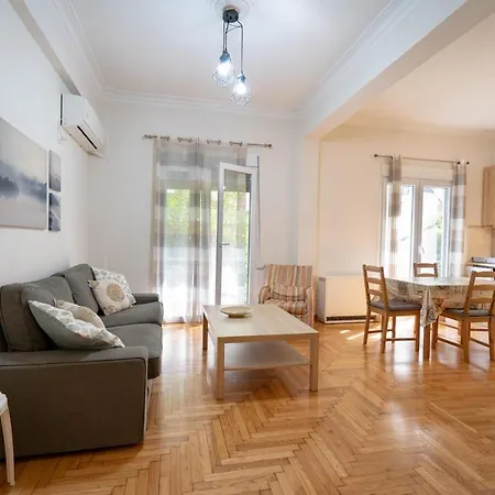 Ano Kipseli 2 Bedrooms 3 Pers . * Atene