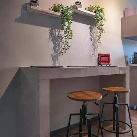 Beautiful In Glyfada Center, Papandreou Street Apartment Athen
