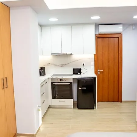 With Amenities In Kolonaki Apartment *