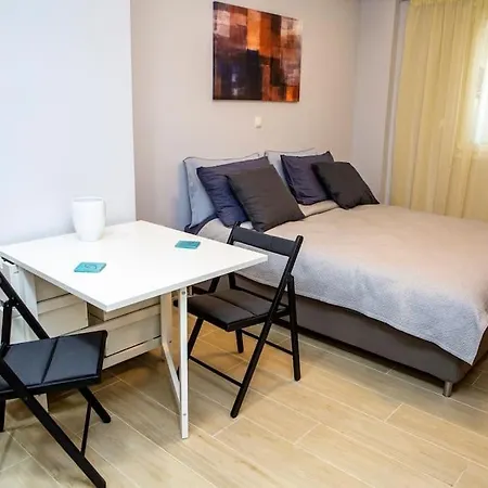 With Amenities In Kolonaki Athens