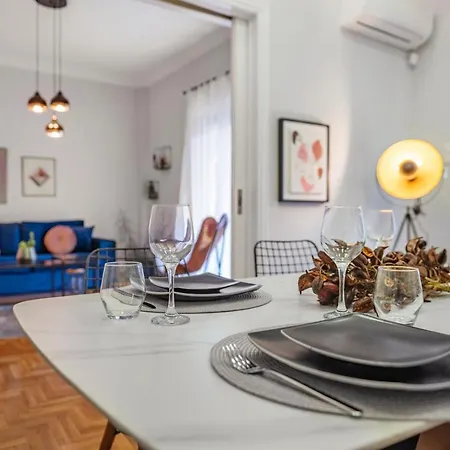 Luxury 2 Bdroom Apt- Megaro Mousikis Apartment *