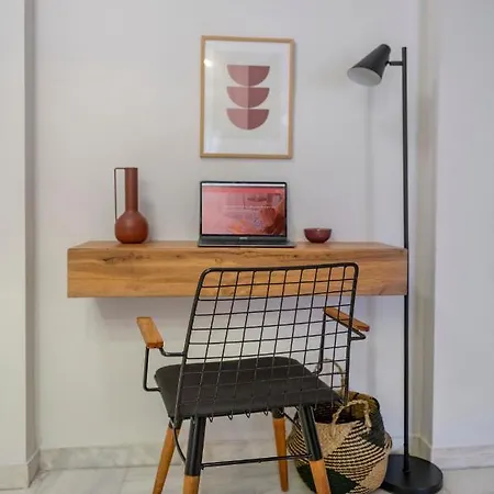 Luxury 2 Bdroom Apt- Megaro Mousikis Apartment *
