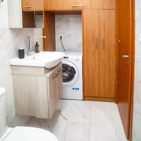 With Amenities In Kolonaki