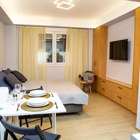 With Amenities In Kolonaki Apartment *