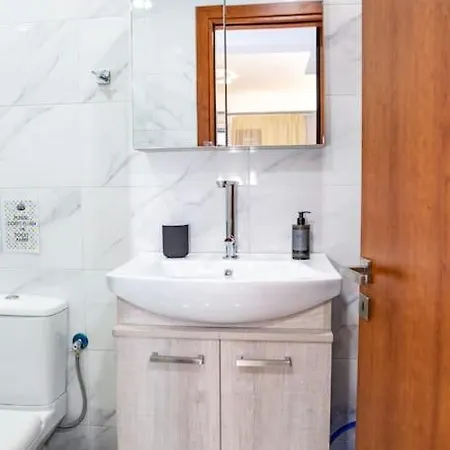 With Amenities In Kolonaki *