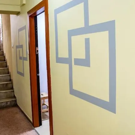 With Amenities In Kolonaki *