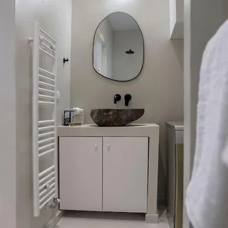Apartment Romantic With Hot Tub Next To Acropolis