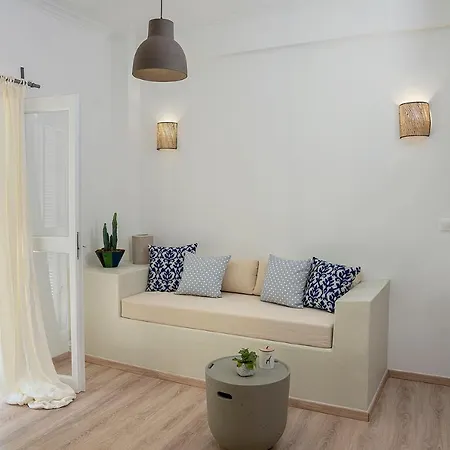 Apartment Romantic With Hot Tub Next To Acropolis Athens