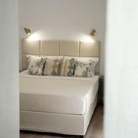 Romantic With Hot Tub Next To Acropolis Apartment *