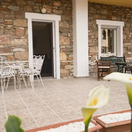 Two Bedroom With Hidden Garden Athens