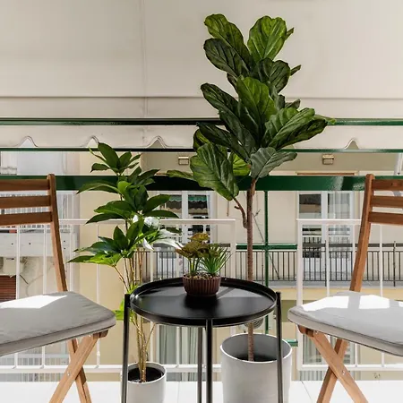 Διαμέρισμα Sunny & Modern For 3 Persons