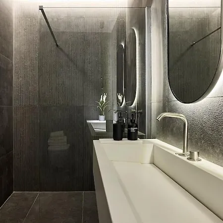 Metropolitan Grand Apartment *