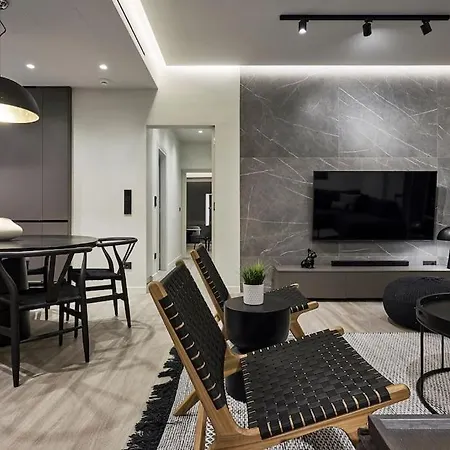 Metropolitan Grand Apartment