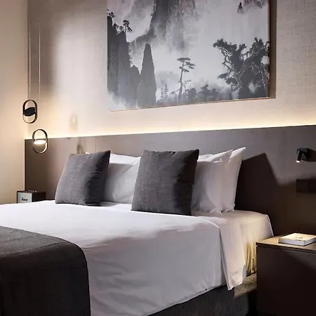 Metropolitan Grand Apartment *