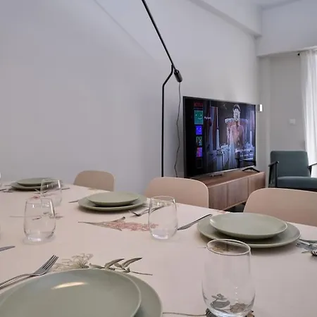 Chic With Comforts In The Heart Of Athens! Афины
