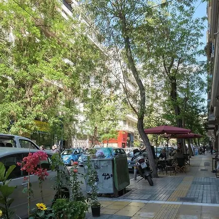 Chic With Comforts In The Heart Of Athens! Апартаменты Афины