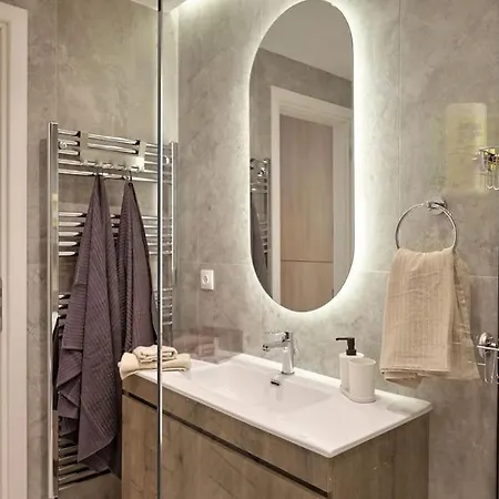 Апартаменты Chic With Comforts In The Heart Of Athens!