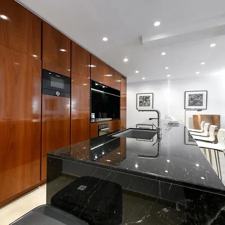 Modern Two-bedroom In Kolonaki, Peridot - Homes Athens