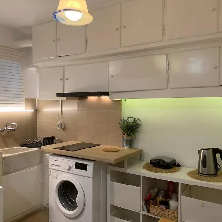 Chic Urban Living: In Acropolis-koukaki Apartment Athens