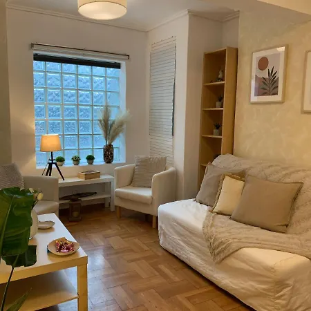 Chic Urban Living: In Acropolis-koukaki Apartment Athens