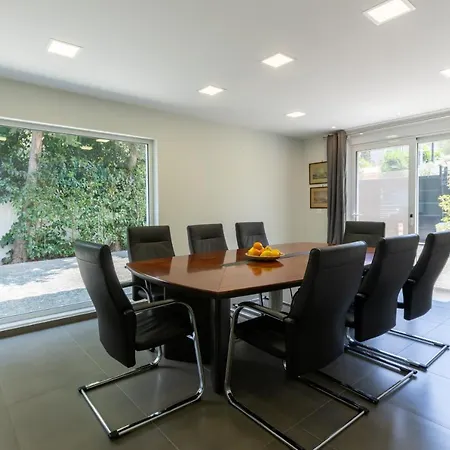 Apartment Luxury 3-bedroom House In Glyfada *