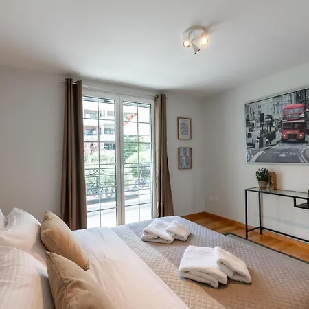 Apartment Luxury 3-bedroom House In Glyfada