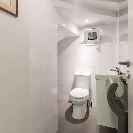 Luxury 3-bedroom House In Glyfada Apartment