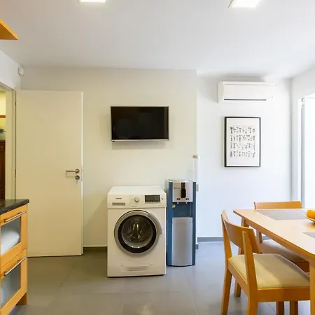 Luxury 3-bedroom House In Glyfada Athens