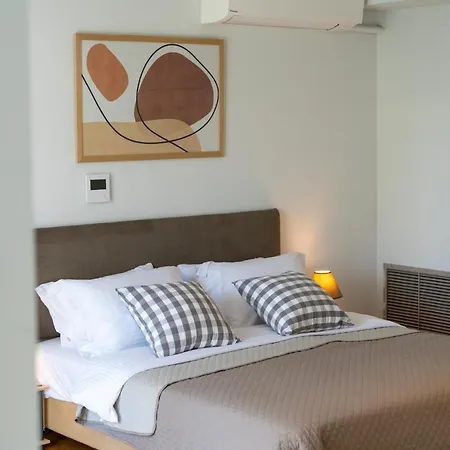Apartment Luxury 3-bedroom House In Glyfada *
