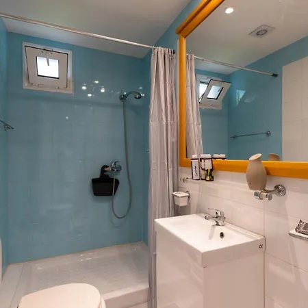 Luxury 3-bedroom House In Glyfada *