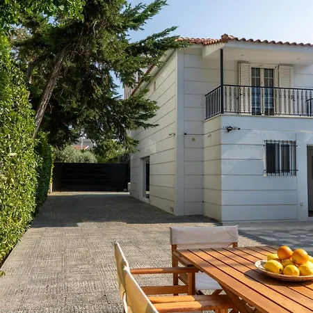 Apartment Luxury 3-bedroom House In Glyfada Athens