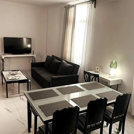 Atelier, An Athenian Apartamento *