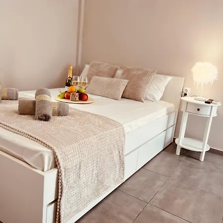 Cactus Luxury Suite1 Apartment
