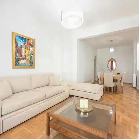 Apartment Divas One Paradise