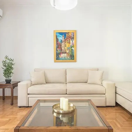Apartment Divas One Paradise