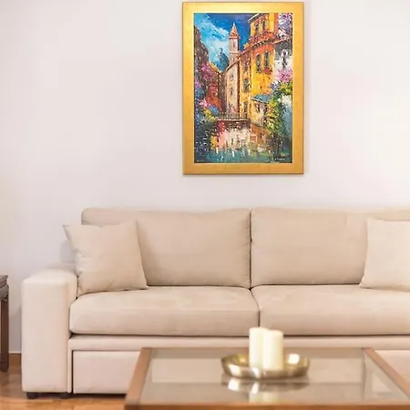 Divas One Paradise Apartment